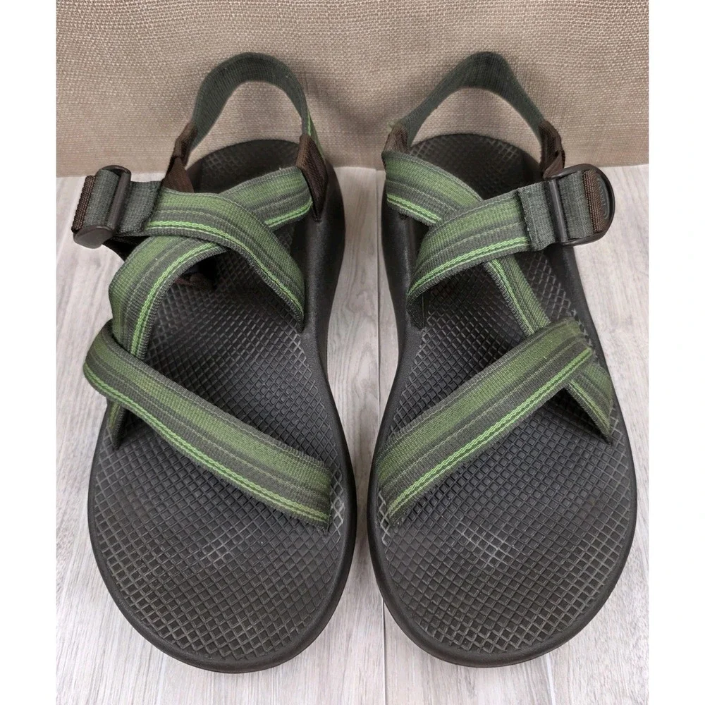 Chaco Z1 Classic Mens 10 Green Brown Adjustable Strap Hiking Water Sandals Shoes